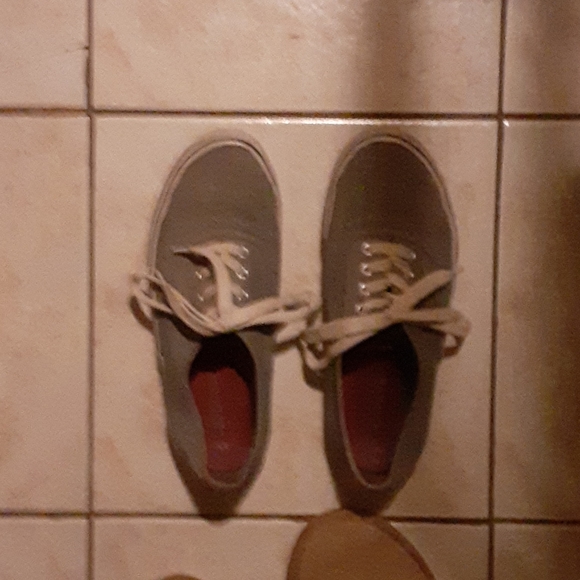 Shoes - Picture 3 of 6